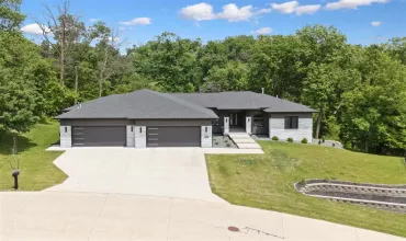 5 Bedrooms Bedrooms, 0 ,3 BathroomsBathrooms,Residential,1509 Aspen Circle, Cedar Rapids, Iowa 52403,202502302