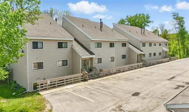 3 Bedrooms Bedrooms, 0 ,2 BathroomsBathrooms,Residential,215 40th St Dr SE, 304, Cedar Rapids, Iowa 52403,202503441