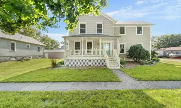 6 Bedrooms Bedrooms, 0 ,2 BathroomsBathrooms,Residential,572 Marengo Avenue, Marengo, Iowa 52301,202505111