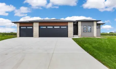 3 Bedrooms Bedrooms, 0 ,2 BathroomsBathrooms,Residential,309 Hackberry Dr, Palo, Iowa 52324,202505221