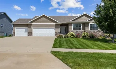 5 Bedrooms Bedrooms, 0 ,3 BathroomsBathrooms,Residential,1342 Crescent Oak, Marion, Iowa 52302,2507046