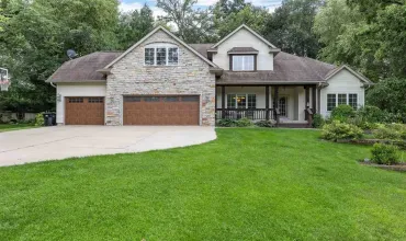 4 Bedrooms Bedrooms, 0 ,3 BathroomsBathrooms,Residential,960 Mesquite Dr, Coralville, Iowa 52241,202505226
