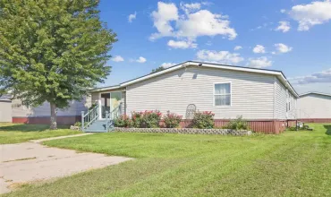 3 Bedrooms Bedrooms, 0 ,2 BathroomsBathrooms,Residential,718 Bay Ridge Dr, Iowa City, Iowa 52246,202505240