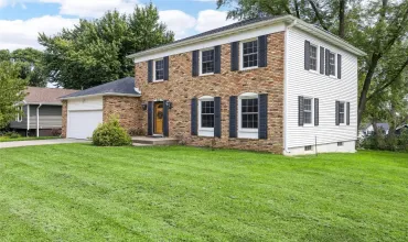 4 Bedrooms Bedrooms, 9 Rooms Rooms,2 BathroomsBathrooms,Residential,221 Brentwood, Cedar Rapids, Iowa 52402,2507071