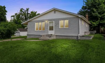 2 Bedrooms Bedrooms, 5 Rooms Rooms,1 BathroomBathrooms,Residential,2034 Sylvia, Cedar Rapids, Iowa 52402,2507193