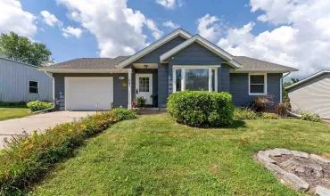 3 Bedrooms Bedrooms, 0 ,1 BathroomBathrooms,Residential,821 Ave D, Washington, Iowa 52353,202505341