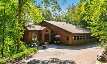 4 Bedrooms Bedrooms, 0 ,3 BathroomsBathrooms,Residential,2 Wendram Blf NE, Iowa City, Iowa 52240,202505351