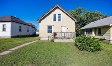 3 Bedrooms Bedrooms, 6 Rooms Rooms,1 BathroomBathrooms,Residential,1316 M, Cedar Rapids, Iowa 52404,2507222