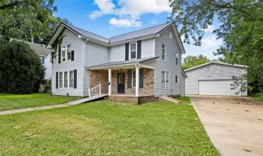4 Bedrooms Bedrooms, 8 Rooms Rooms,2 BathroomsBathrooms,Residential,309 2nd, Mt Vernon, Iowa 52314,2507285