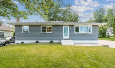 3 Bedrooms Bedrooms, 7 Rooms Rooms,1 BathroomBathrooms,Residential,223 26th, Cedar Rapids, Iowa 52404,2507273