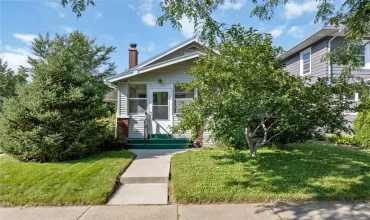 2 Bedrooms Bedrooms, 4 Rooms Rooms,1 BathroomBathrooms,Residential,1358 Burch, Cedar Rapids, Iowa 52405,2507249