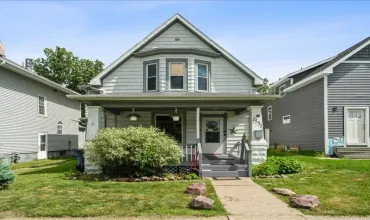 3 Bedrooms Bedrooms, 10 Rooms Rooms,2 BathroomsBathrooms,Residential,1551 C Avenue NE, Cedar Rapids, Iowa 52402,2507338