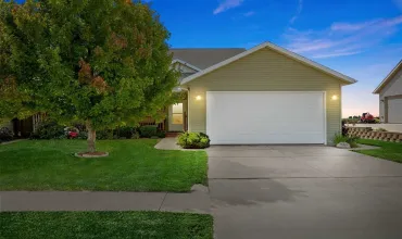 5 Bedrooms Bedrooms, 0 ,2 BathroomsBathrooms,Residential,211 Summit Dr, Tipton, Iowa 52772,202505446