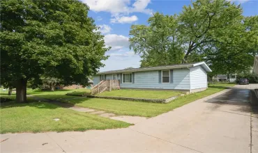 3 Bedrooms Bedrooms, 0 ,1 BathroomBathrooms,Residential,500 1st Ave SE, Mt Vernon, Iowa 52314,2507366