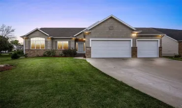 4 Bedrooms Bedrooms, 8 Rooms Rooms,3 BathroomsBathrooms,Residential,201 Teakwood, Cedar Rapids, Iowa 52402,2507373