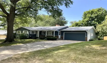 3 Bedrooms Bedrooms, 0 ,3 BathroomsBathrooms,Residential,415 Ridgeview, Iowa City, Iowa 52246,2507396