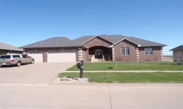 6 Bedrooms Bedrooms, 0 ,4 BathroomsBathrooms,Residential,401 16th St, West Liberty, Iowa 52776,202505568