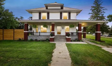 5 Bedrooms Bedrooms, 0 ,1 BathroomBathrooms,Residential,207 Ash St, Stanwood, Iowa 52337,202505583