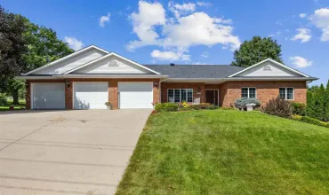 4 Bedrooms Bedrooms, 0 ,3 BathroomsBathrooms,Residential,2332 Washington St, Iowa City, Iowa 52245,202505587