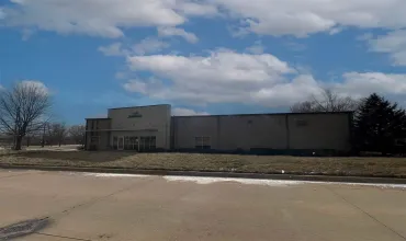 0 , 0 ,0,Commercial Sale,422 Performance Dr, Iowa 50613,202505673