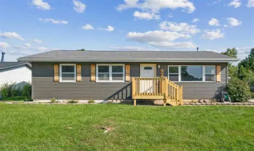 3 Bedrooms Bedrooms, 0 ,1 BathroomBathrooms,Residential,3030 18th Ave, Marion, Iowa 52302,202505709