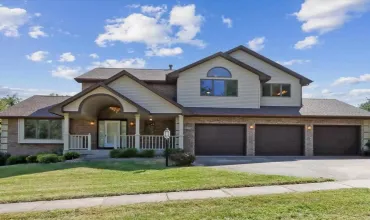 4 Bedrooms Bedrooms, 0 ,3 BathroomsBathrooms,Residential,508 Saint Thomas Ct, Iowa City, Iowa 52245,202505781