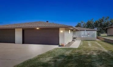 3 Bedrooms Bedrooms, 0 ,2 BathroomsBathrooms,Residential,2423 WALDEN CT, Iowa City, Iowa 52246,202505799