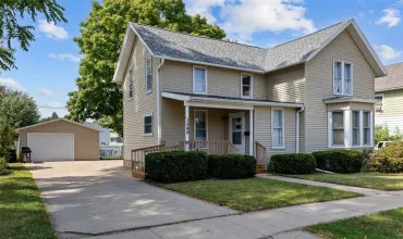 3 Bedrooms Bedrooms, 0 ,1 BathroomBathrooms,Residential,1248 10th, Marion, Iowa 52302,2507847