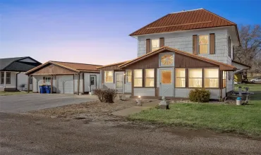 3 Bedrooms Bedrooms, 0 ,2 BathroomsBathrooms,Residential,423 Water St, West Branch, Iowa 52358,2501864