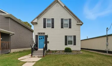 4 Bedrooms Bedrooms, 0 ,2 BathroomsBathrooms,Residential,825 4th, Cedar Rapids, Iowa 52404,2508001