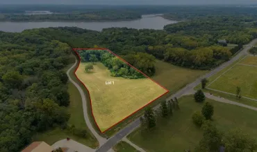 0 , 0 ,0,Land,5.60 Acres M/L Lake Manor Rd NE, Solon, Iowa 52333,202505950