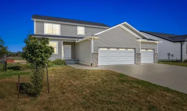 3 Bedrooms Bedrooms, 0 ,2 BathroomsBathrooms,Residential,519 Ashton Dr NE, Cedar Rapids, Iowa 52314,202505958