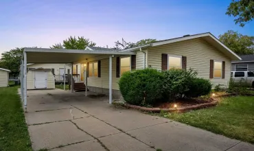 3 Bedrooms Bedrooms, 0 ,2 BathroomsBathrooms,Residential,121 Polopony Ct, Iowa City, Iowa 52240,202505957