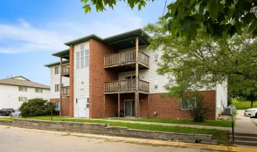 2 Bedrooms Bedrooms, 0 ,1 BathroomBathrooms,Residential,143 Scott Blvd, Iowa City, Iowa 52245,202505970