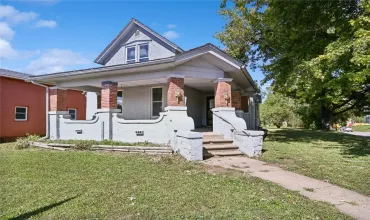 4 Bedrooms Bedrooms, 0 ,2 BathroomsBathrooms,Residential,1424 11th, Cedar Rapids, Iowa 52404,2508116
