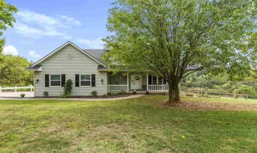 5 Bedrooms Bedrooms, 0 ,3 BathroomsBathrooms,Residential,2664 Lookout Point Cir NE, Solon, Iowa 52333,202506012