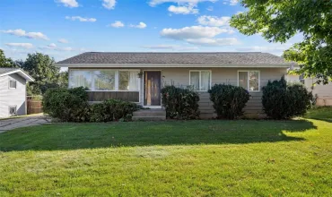 3 Bedrooms Bedrooms, 0 ,1 BathroomBathrooms,Residential,605 Meadowdale, Cedar Rapids, Iowa 52405,2508186
