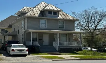 4 Bedrooms Bedrooms, 0 ,2 BathroomsBathrooms,Residential,903 Burlington Street, Iowa City, Iowa 52240,202506076
