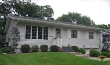 3 Bedrooms Bedrooms, 0 ,2 BathroomsBathrooms,Residential,1015 Pawnee, Cedar Rapids, Iowa 52405,2508241