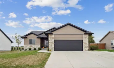 4 Bedrooms Bedrooms, 0 ,3 BathroomsBathrooms,Residential,700 Windam Dr, Solon, Iowa 52333,202506323