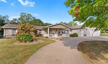 3 Bedrooms Bedrooms, 0 ,2 BathroomsBathrooms,Residential,1968 Geneva Hills Rd, Muscatine, Iowa 52761,202506435