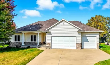 5 Bedrooms Bedrooms, 0 ,3 BathroomsBathrooms,Residential,850 Hemlock Ct, Robins, Iowa 52328,202506523