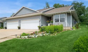 4 Bedrooms Bedrooms, 0 ,2 BathroomsBathrooms,Residential,3900 Deer Valley, B, Marion, Iowa 52302,2507231