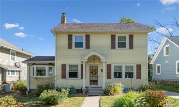 3 Bedrooms Bedrooms, 7 Rooms Rooms,1 BathroomBathrooms,Residential,520 22nd, Cedar Rapids, Iowa 52403,2508918