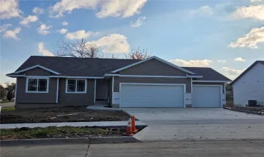 3 Bedrooms Bedrooms, 0 ,2 BathroomsBathrooms,Residential,1801 Shady Grove, Cedar Rapids, Iowa 52404,2508164