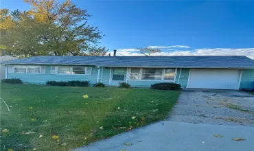 3 Bedrooms Bedrooms, 5 Rooms Rooms,1 BathroomBathrooms,Residential,272 Peace, Cedar Rapids, Iowa 52405,2509074