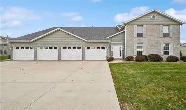 2 Bedrooms Bedrooms, 0 ,2 BathroomsBathrooms,Residential,6305 Greenbriar, B, Cedar Rapids, Iowa 52404,2509235
