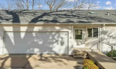 2 Bedrooms Bedrooms, 0 ,2 BathroomsBathrooms,Residential,396 Teakwood Ln NE, Unit C, Cedar Rapids, Iowa 52302,202507040