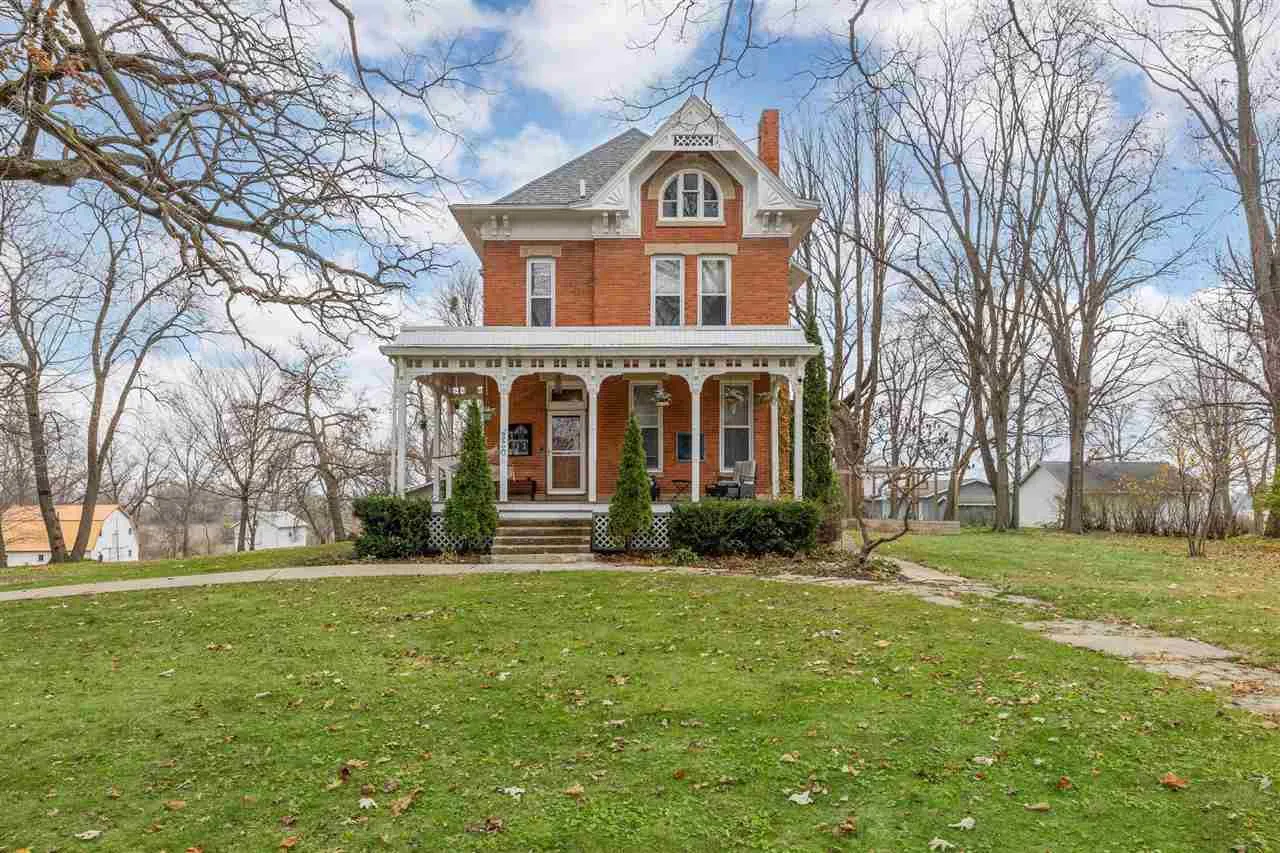320 East St, Tipton, Iowa 52772 – Property Featured Image