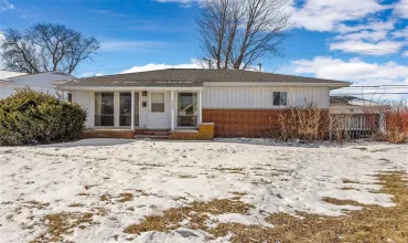 Cedar Rapids, Iowa 52402, Residential, Sale, MLS #2600873